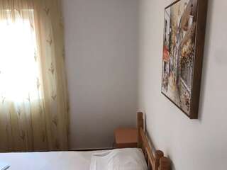 Гостевой дом Apartmani Franeta Budva Будва Двухместный номер с 1 кроватью или 2 отдельными кроватями и ванной комнатой-11